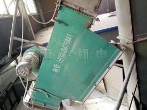 管道式永磁自卸除铁器
